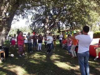 Danslar ve Şarkılar Eşliğinde Piknik Organizasyonunda Keyifli Dakikalar İzmir